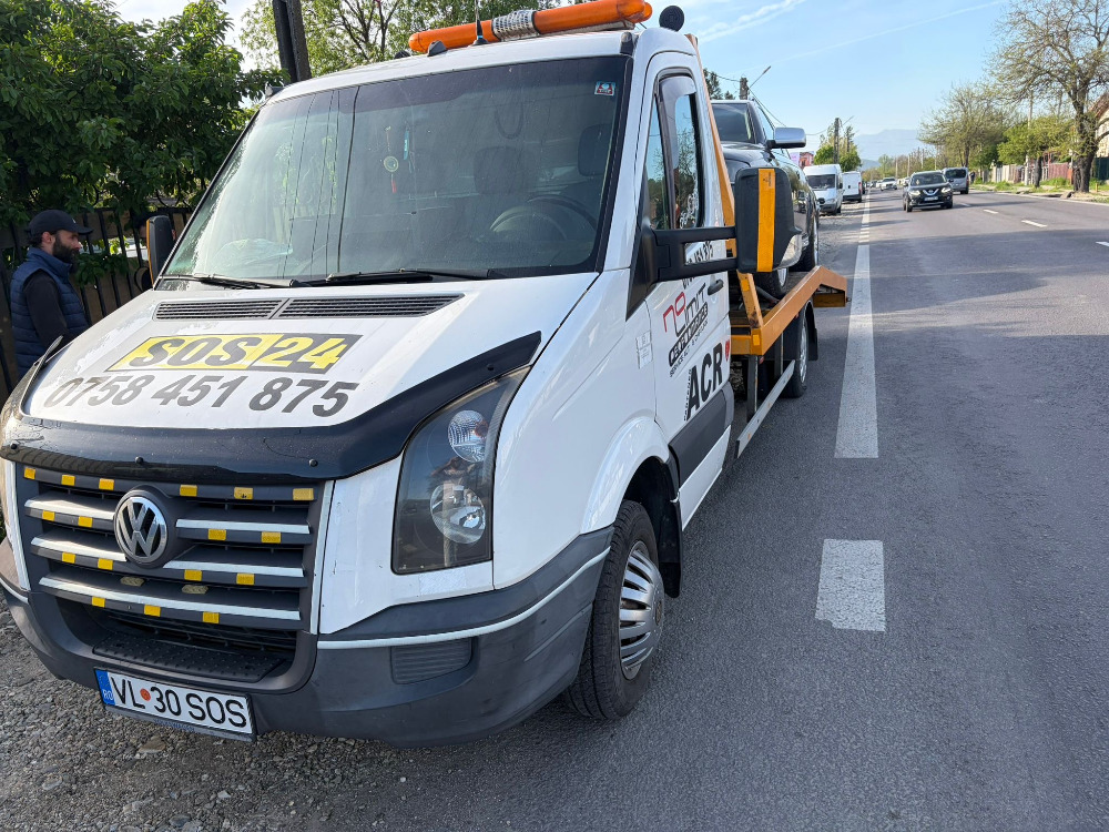 Autospecială față SOS 24 pe drum național
